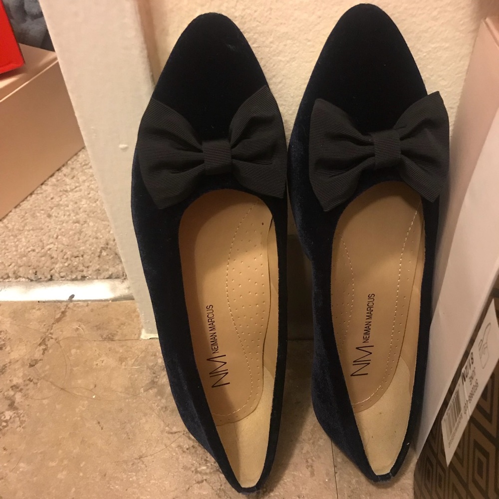 Neiman Marcus navy blue flats